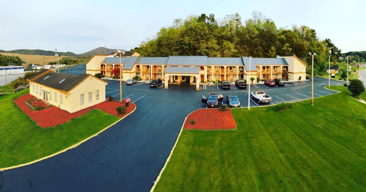 Super 8 By Wyndham Fort Chiswell Wytheville Area Hotel 3*
