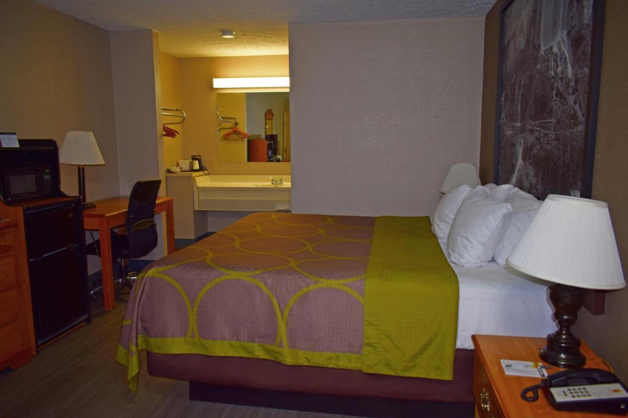 Super 8 By Wyndham Chiswell Wytheville Area 3*