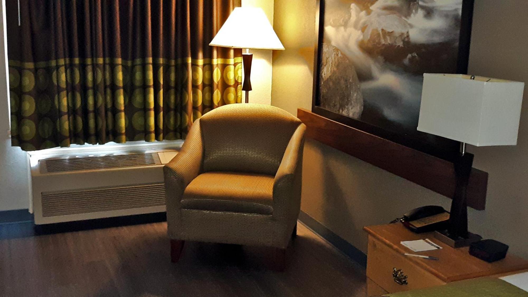 Hotel Super 8 By Wyndham Fort Chiswell Wytheville Area Max Meadows